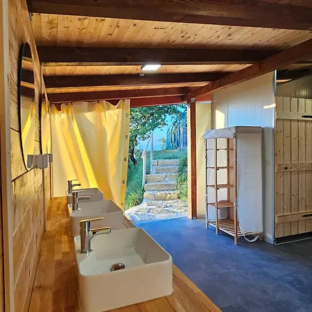 Forrest Garden - Where Nature Meets Comfort